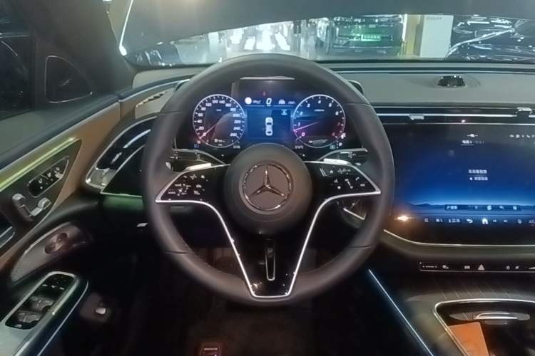 Used Mercedes-Benz E-Class 2025 Facelift E 300 L Luxury Edition Steering Wheel