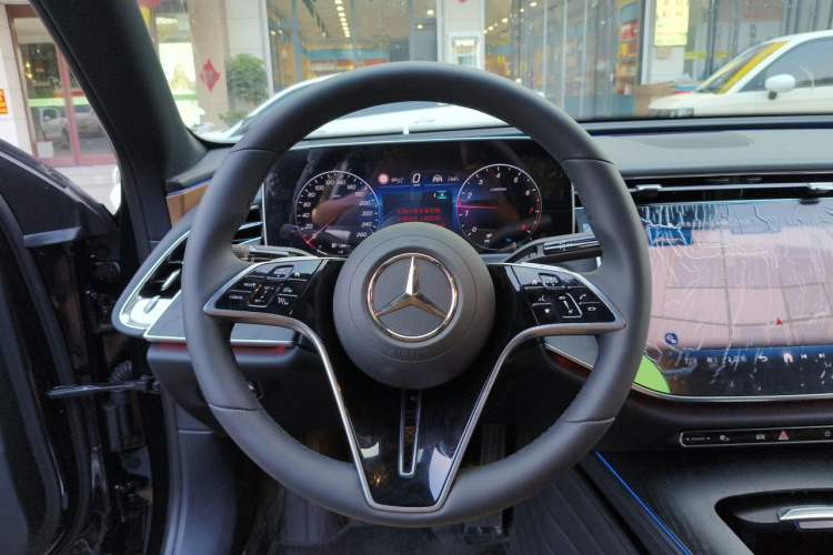Used Mercedes-Benz E-Class 2025 E 260 L Steering Wheel