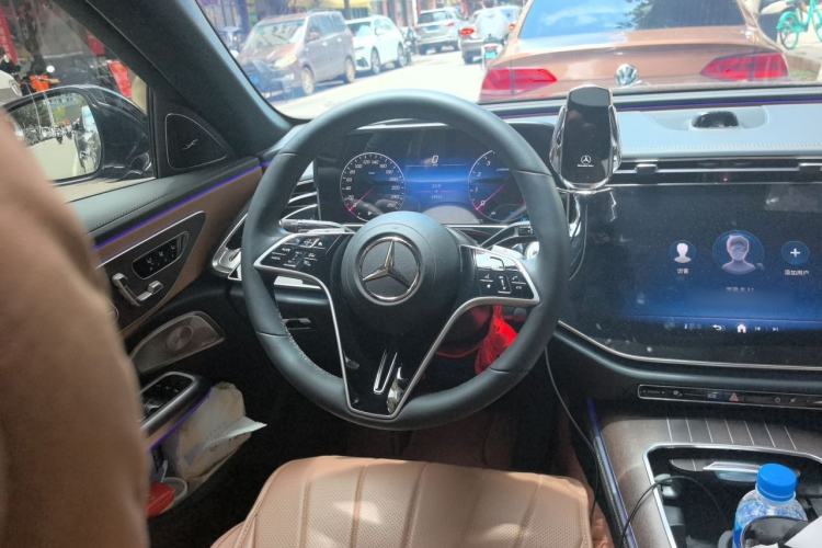 Used Mercedes-Benz E-Class 2025 Facelift E 300 L Luxury Edition Steering Wheel