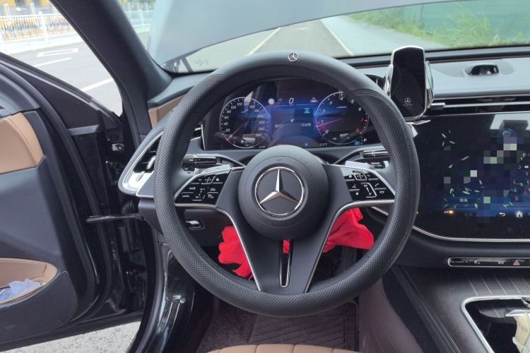 Used Mercedes-Benz E-Class 2025 Facelift E 300 L Luxury Edition Steering Wheel
