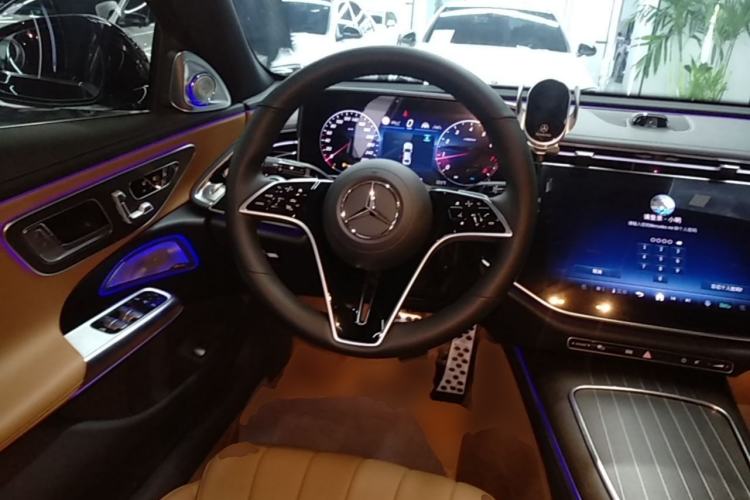 Used Mercedes-Benz E-Class 2025 Facelift E 300 L Luxury Edition Steering Wheel