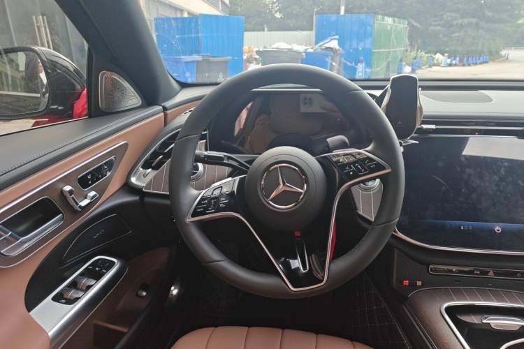 Used Mercedes-Benz E-Class 2025 Facelift E 300 L Fashion Edition Steering Wheel