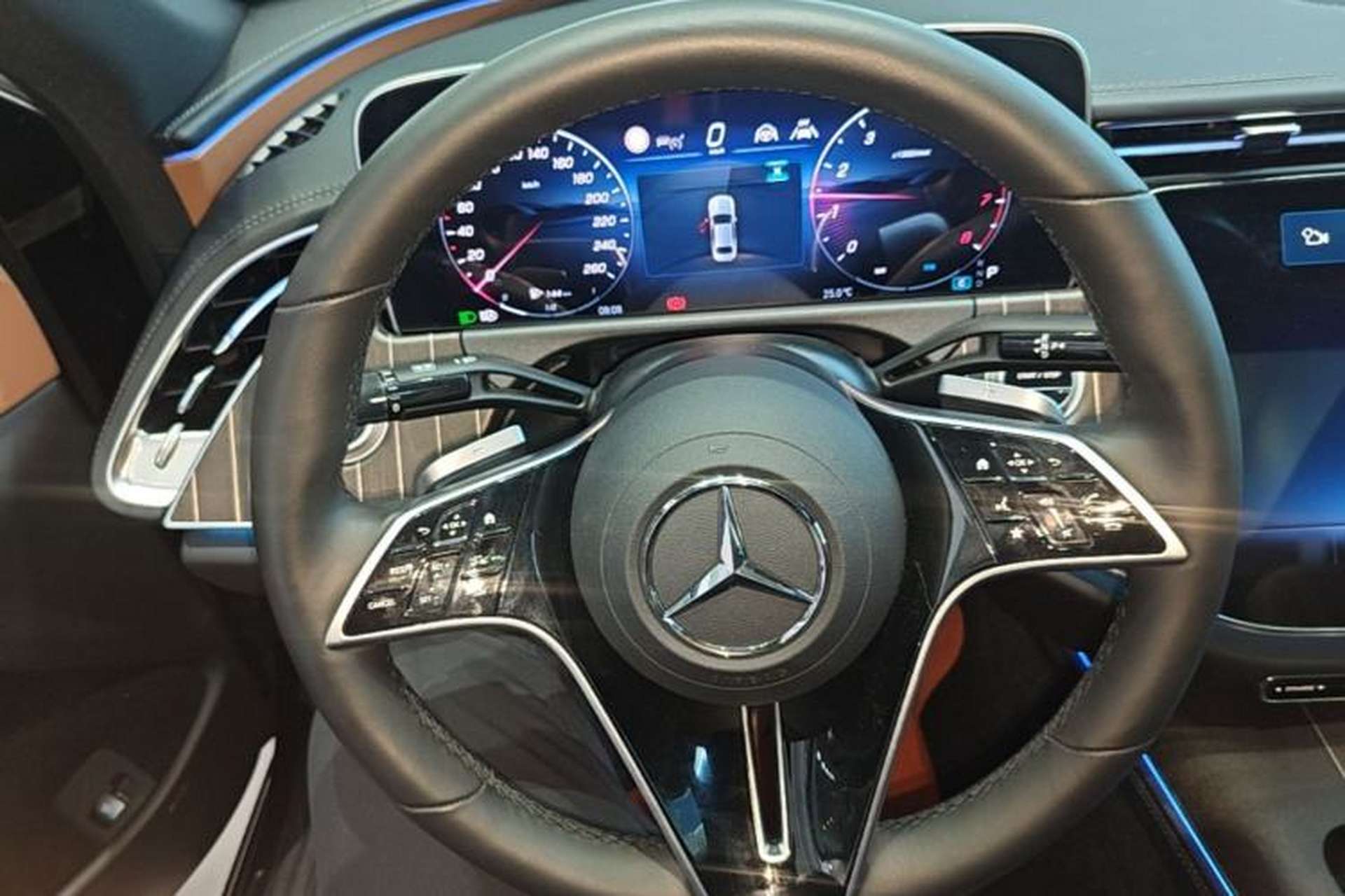 Used Mercedes-Benz E-Class 2025 Facelift E 300 L Fashion Edition Steering Wheel