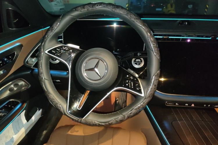 Used Mercedes-Benz E-Class 2025 Facelift E 300 L Fashion Edition Steering Wheel