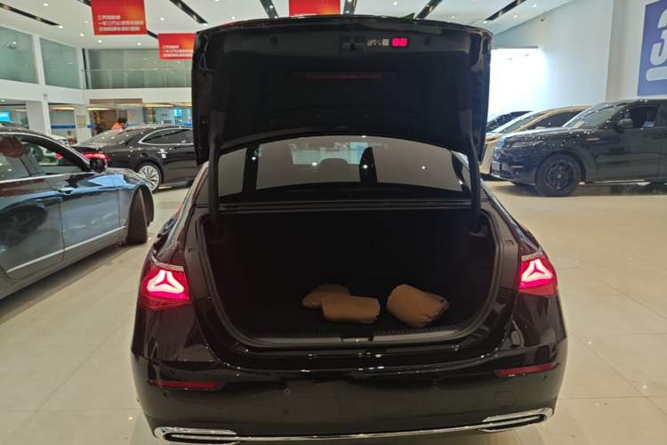 Used Mercedes-Benz E-Class 2025 Facelift E 300 L Fashion Edition Trunk