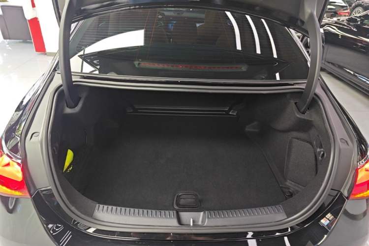 Used Mercedes-Benz E-Class 2025 E 300 L Luxury Model Trunk