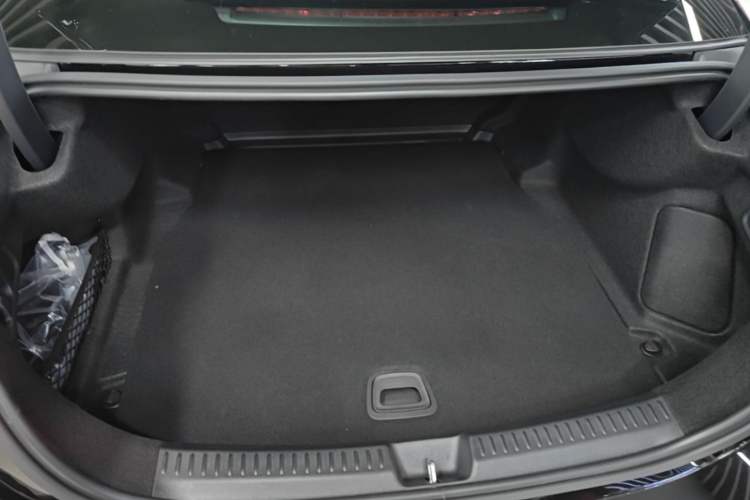 Used Mercedes-Benz E-Class 2025 Facelift E 300 L Luxury Edition Trunk