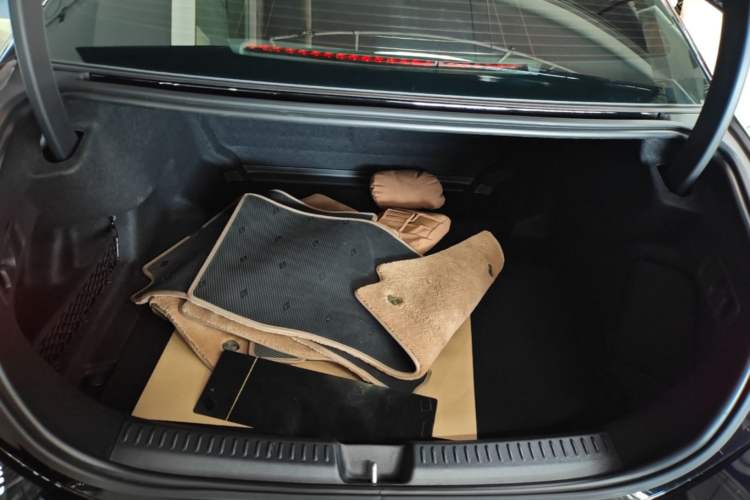 Used Mercedes-Benz E-Class 2025 Facelift E 300 L Fashion Edition Trunk