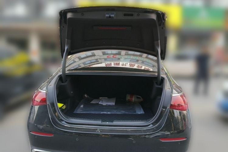Used Mercedes-Benz E-Class 2025 E 260 L Trunk