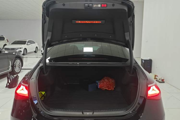 Used Mercedes-Benz E-Class 2025 Facelift E 300 L Fashion Edition Trunk