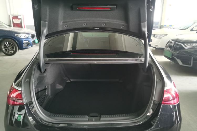 Used Mercedes-Benz E-Class 2025 E 260 L Trunk