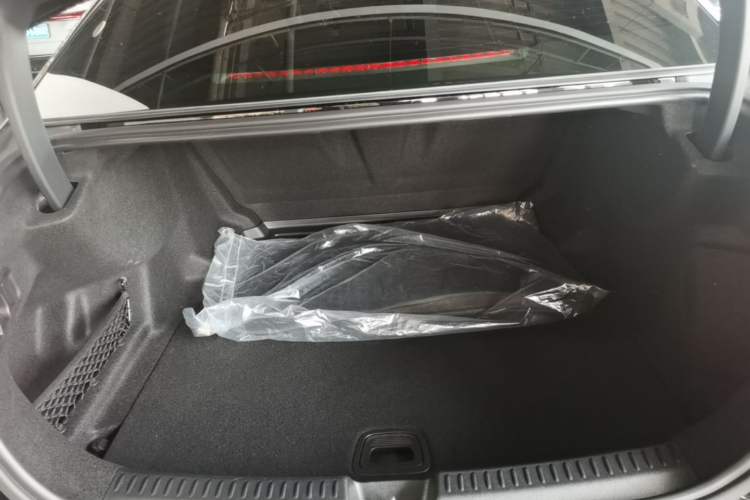 Used Mercedes-Benz E-Class 2025 Facelift E 300 L Fashion Edition Trunk