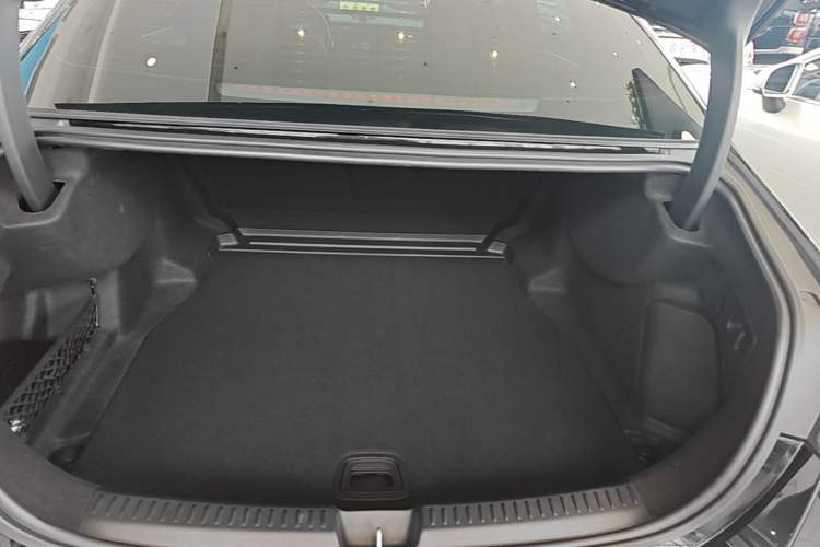 Used Mercedes-Benz E-Class 2025 E 300 L Luxury Model Trunk
