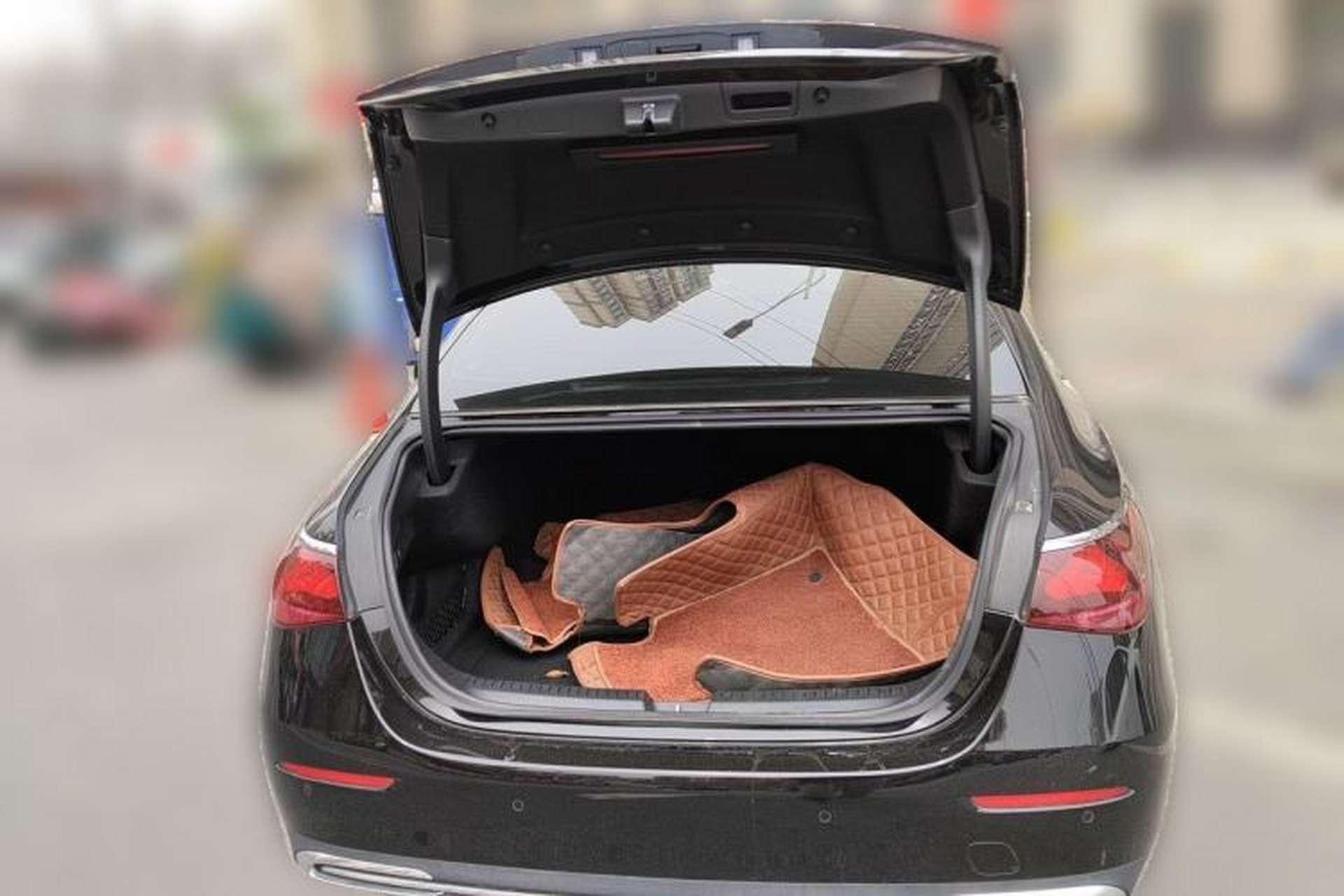 Used Mercedes-Benz E-Class 2025 E 260 L Trunk