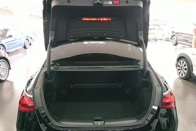 Used Mercedes-Benz E-Class 2025 E 300 L Luxury Model Trunk