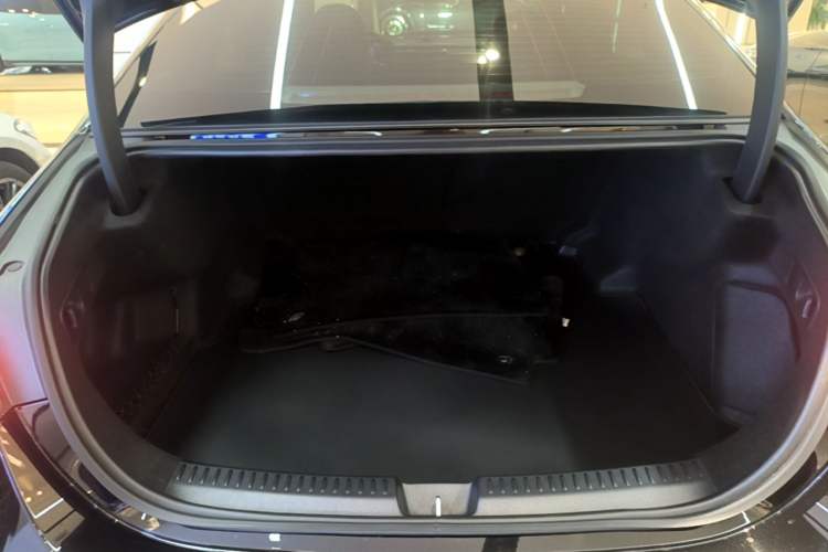 Used Mercedes-Benz E-Class 2025 E 300 L Luxury Model Trunk
