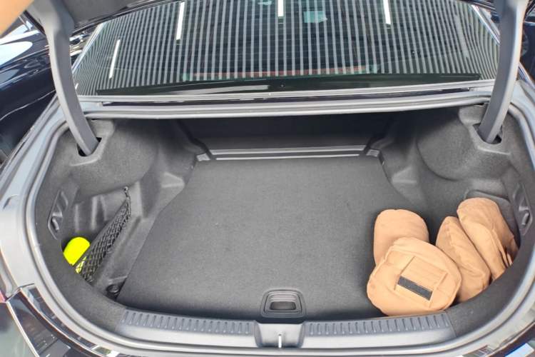 Used Mercedes-Benz E-Class 2025 Facelift E 300 L Luxury Edition Trunk