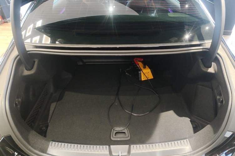 Used Mercedes-Benz E-Class 2025 E 300 L Luxury Model Trunk
