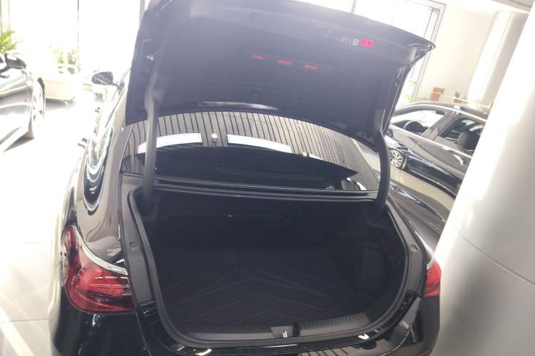 Used Mercedes-Benz E-Class 2025 E 300 L Luxury Model Trunk