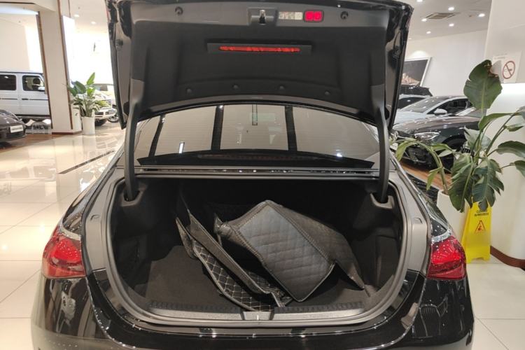 Used Mercedes-Benz E-Class 2025 Facelift E 300 L Luxury Edition Trunk