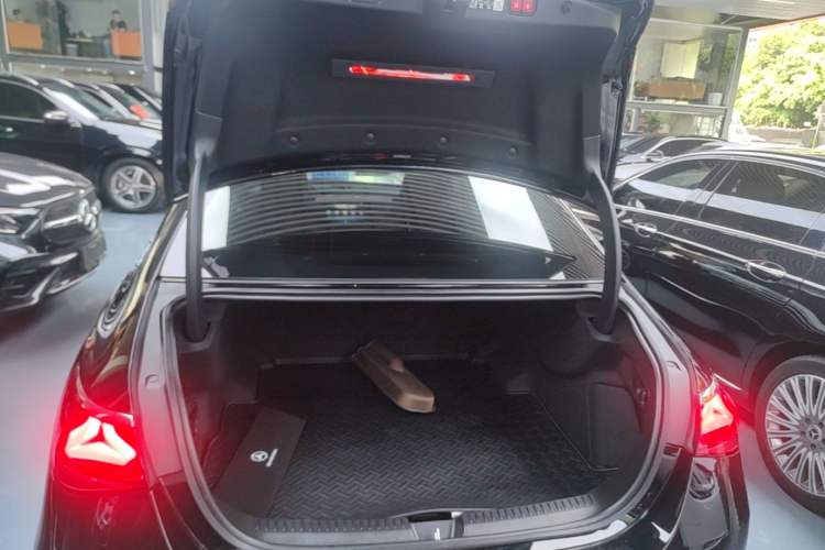 Used Mercedes-Benz E-Class 2025 Facelift E 300 L Luxury Edition Trunk