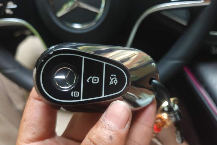 Used Mercedes-Benz E-Class 2025 Year Restyled E 260 Sport Edition Vehicle Key
