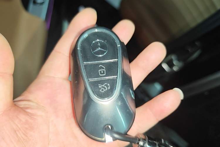 Used Mercedes-Benz E-Class 2025 Facelift E 300 L Luxury Edition Vehicle Key
