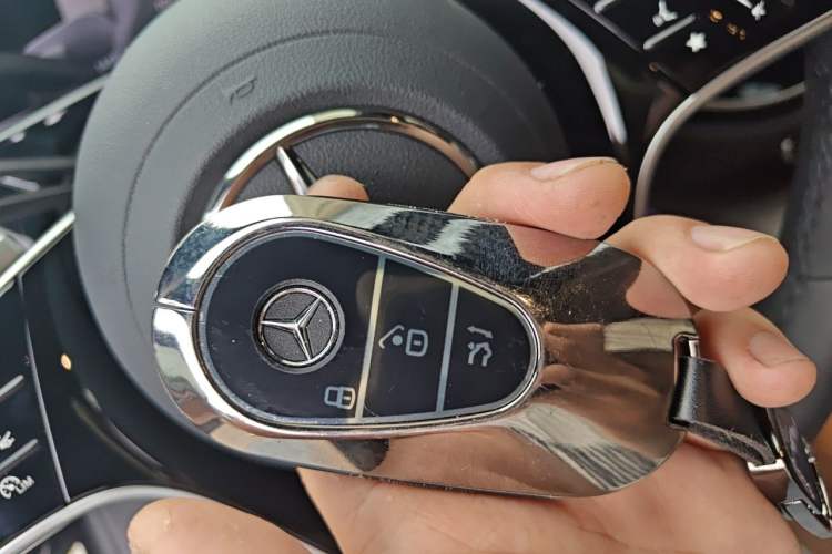 Used Mercedes-Benz E-Class 2025 Facelift E 300 L Luxury Edition Vehicle Key