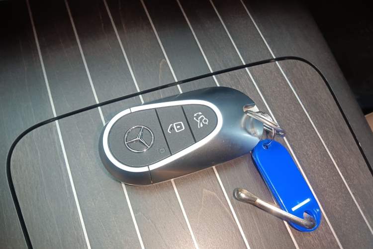 Used Mercedes-Benz E-Class 2025 Facelift E 300 L Fashion Edition Vehicle Key