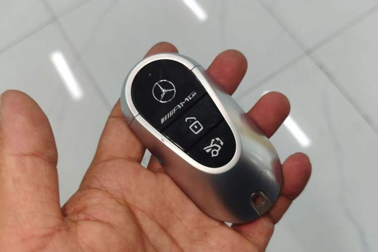 Used Mercedes-Benz E-Class 2025-Year Facelift E 260 L Vehicle Key