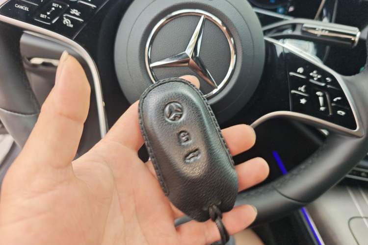Used Mercedes-Benz E-Class 2025 Facelift E 300 L Luxury Edition Vehicle Key