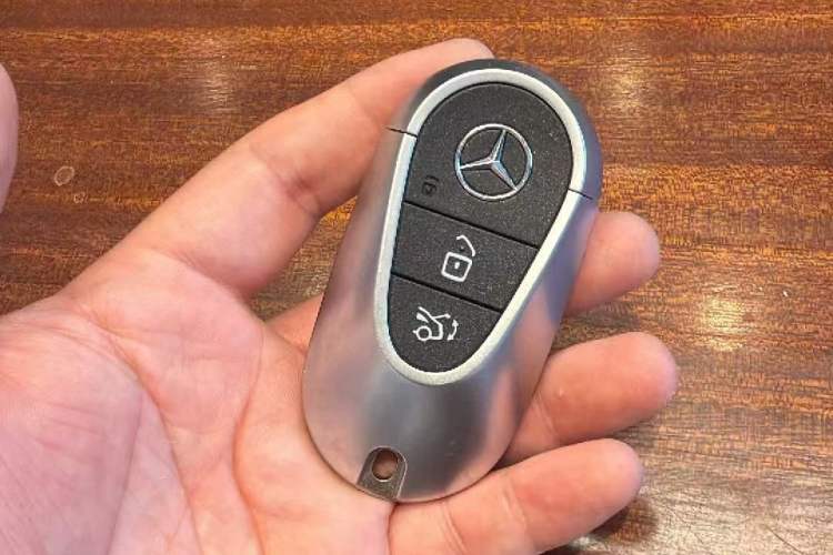 Used Mercedes-Benz E-Class 2025 Facelift E 300 L Luxury Edition Vehicle Key