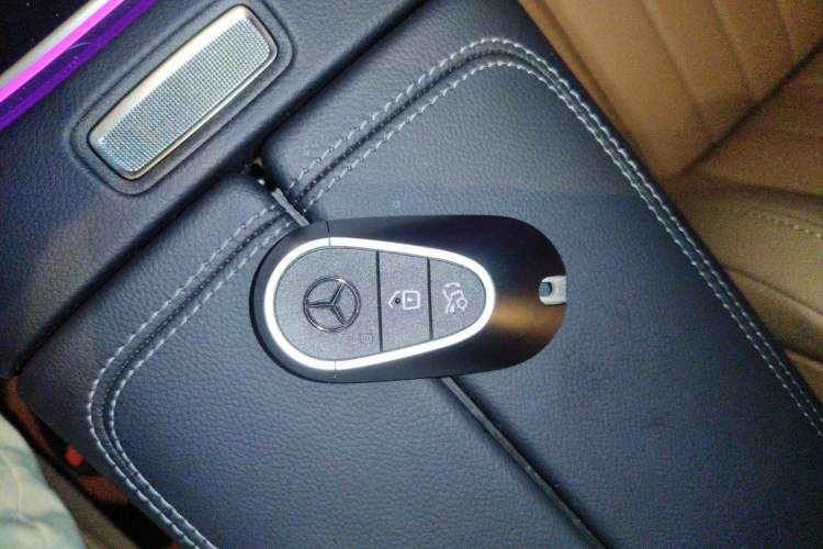 Used Mercedes-Benz E-Class 2025-Year Facelift E 260 L Vehicle Key