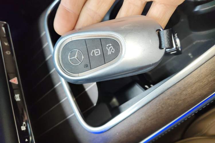 Used Mercedes-Benz E-Class 2025 E 300 L Luxury Model Vehicle Key