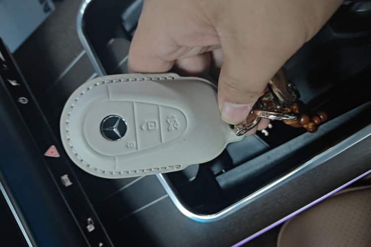 Used Mercedes-Benz E-Class 2025 Facelift E 300 L Luxury Edition Vehicle Key