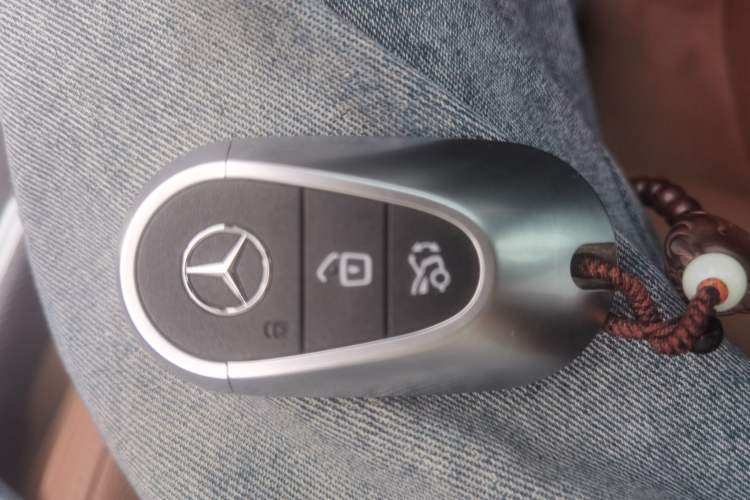 Used Mercedes-Benz E-Class 2025 Facelift E 300 L Premium Edition Vehicle Key