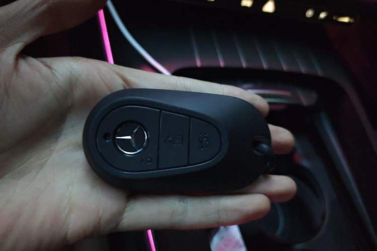 Used Mercedes-Benz E-Class 2025 Facelift E 300 L Luxury Sport Edition Vehicle Key
