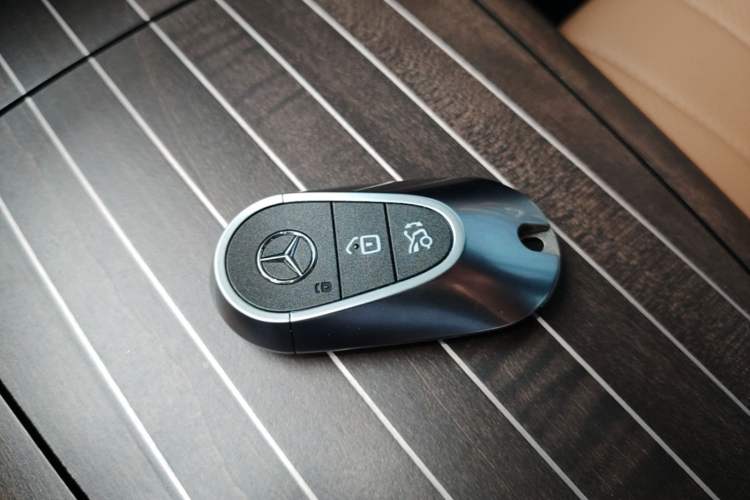 Used Mercedes-Benz E-Class 2025 Facelift E 300 L Fashion Edition Vehicle Key