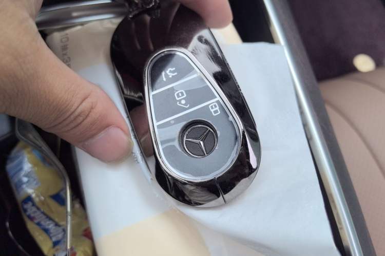 Used Mercedes-Benz E-Class 2025 Facelift E 300 L Luxury Edition Vehicle Key