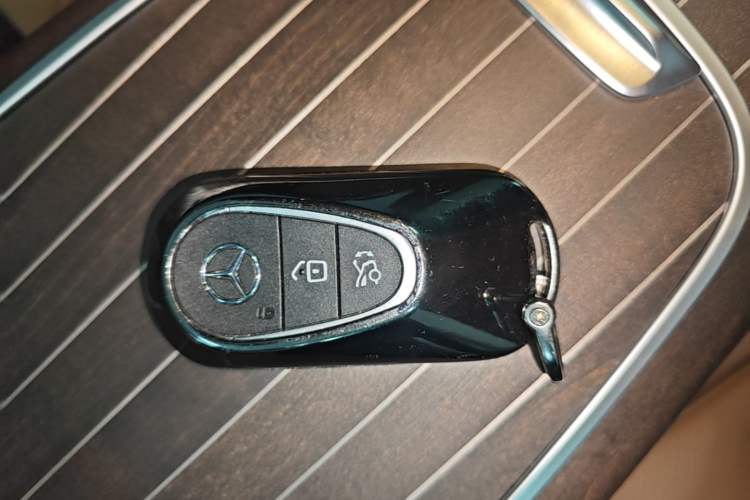 Used Mercedes-Benz E-Class 2025 Facelift E 300 L Fashion Edition Vehicle Key
