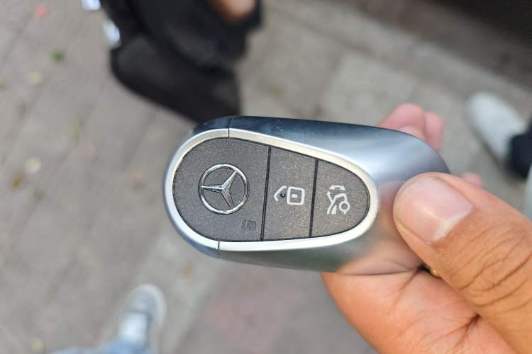 Used Mercedes-Benz E-Class 2025 Facelift E 300 L Premium Edition Vehicle Key