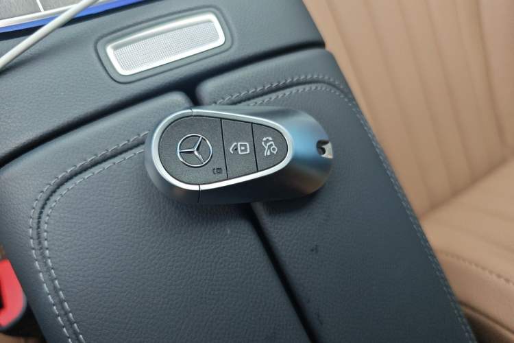 Used Mercedes-Benz E-Class 2025 Facelift E 300 L Luxury Edition Vehicle Key