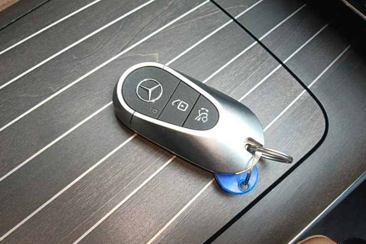 Used Mercedes-Benz E-Class 2025 Facelift E 300 L Fashion Edition Vehicle Key