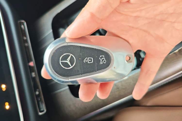 Used Mercedes-Benz E-Class 2025 E 300 L Luxury Model Vehicle Key