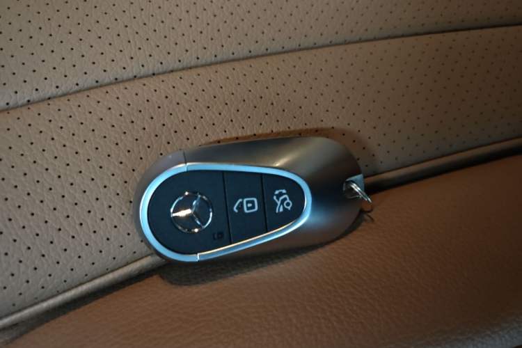 Used Mercedes-Benz E-Class 2025 Facelift E 300 L Fashion Edition Vehicle Key