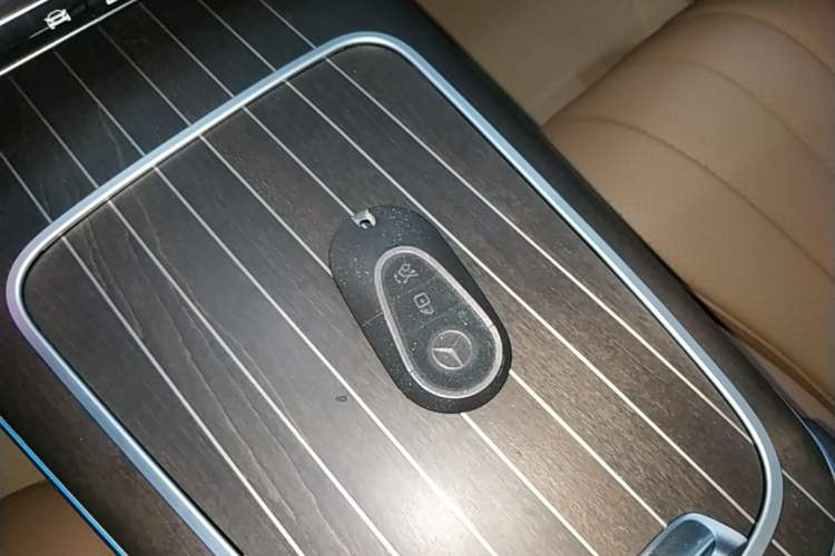 Used Mercedes-Benz E-Class 2025 Facelift E 300 L Luxury Edition Vehicle Key