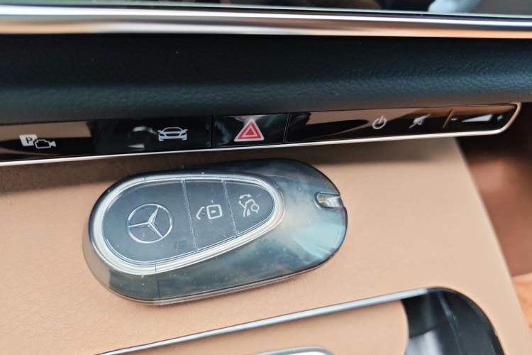 Used Mercedes-Benz E-Class 2025 E 260 L Vehicle Key