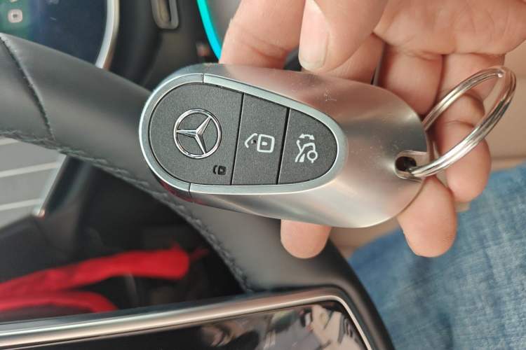 Used Mercedes-Benz E-Class 2025 Facelift E 300 L Fashion Edition Vehicle Key