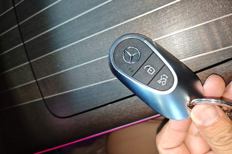 Used Mercedes-Benz E-Class 2025 Facelift E 300 L Luxury Edition Vehicle Key