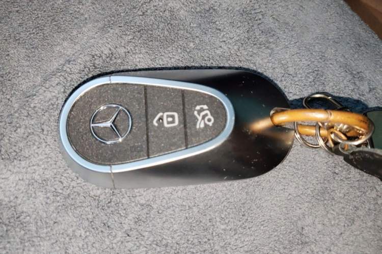 Used Mercedes-Benz E-Class 2025-Year Facelift E 260 L Vehicle Key